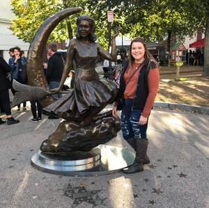 Meet your Posher, Abby